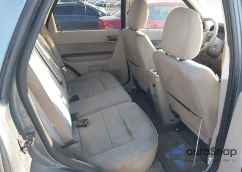 2011 Ford Escape Xlt z USA, uszkodzony, nr VIN 1FMCU0D76BKA83137